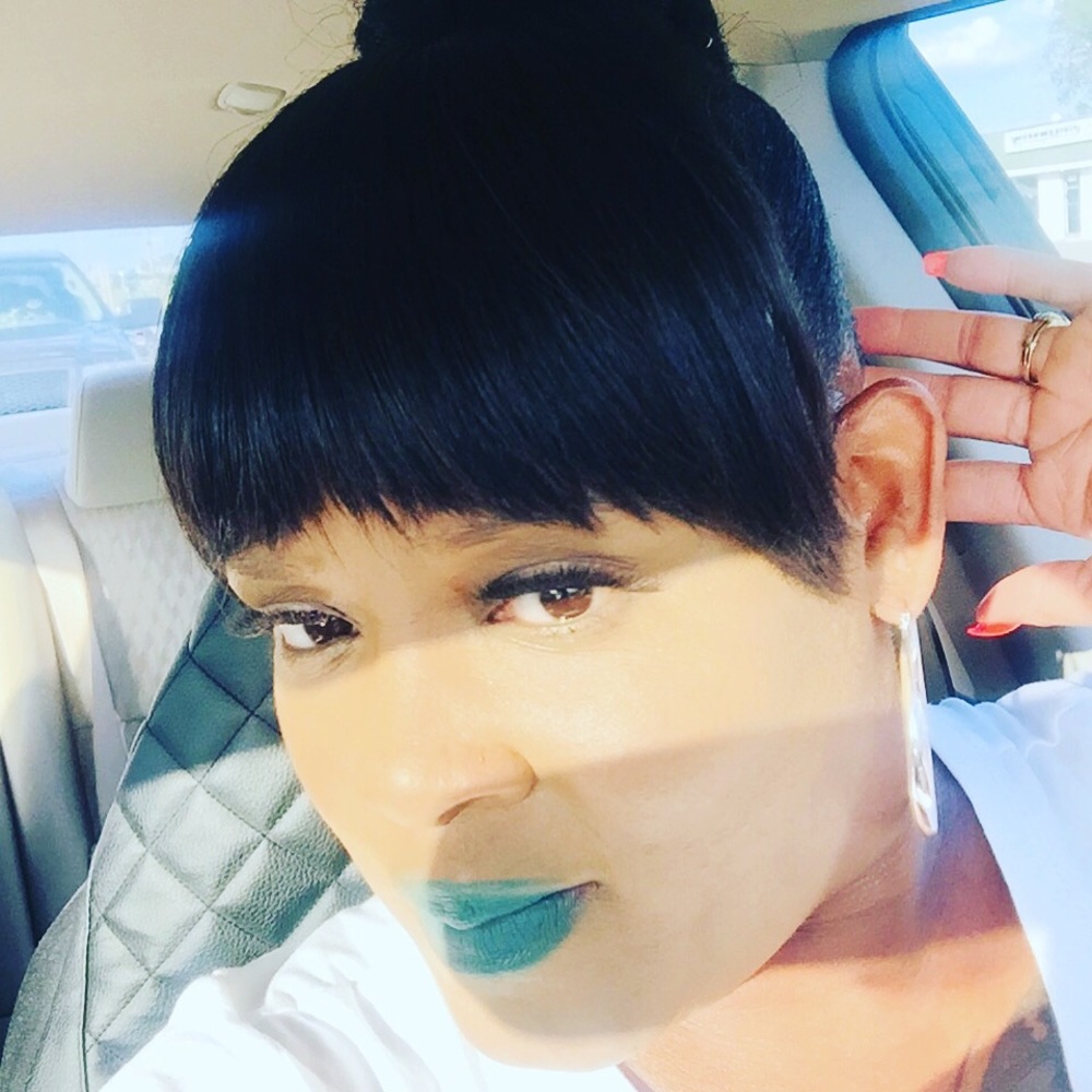 Meet your Posher, Carla